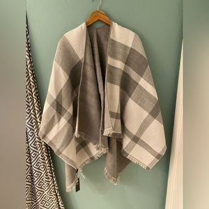 CL NWT Banana Republic wrap/poncho - reversible